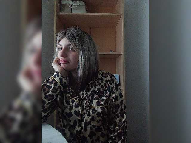 Sonyagasay live cam on BongaCams