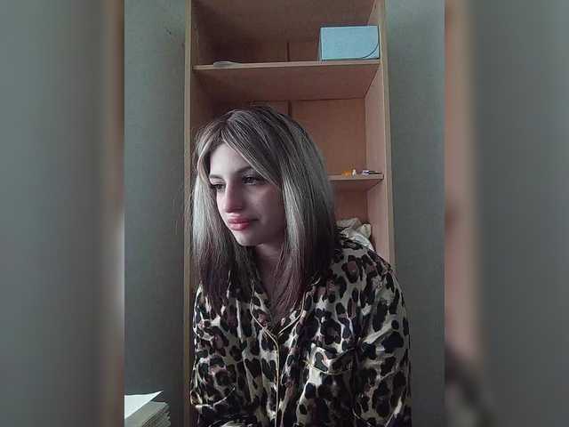 Sonyagasay live cam on BongaCams