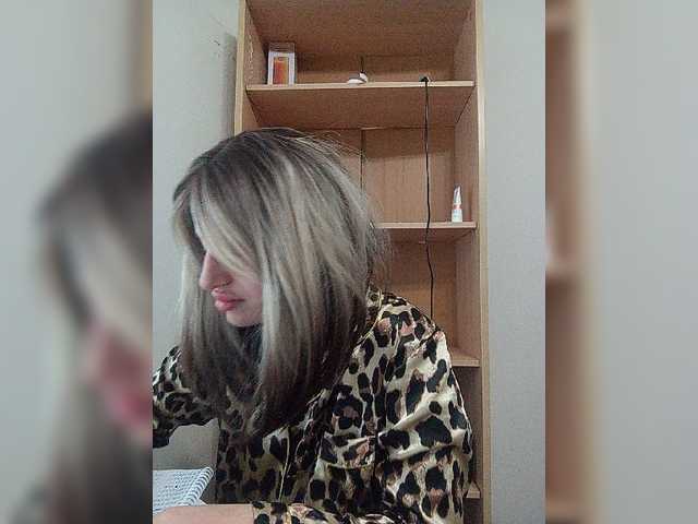 Sonyagasay live cam on BongaCams