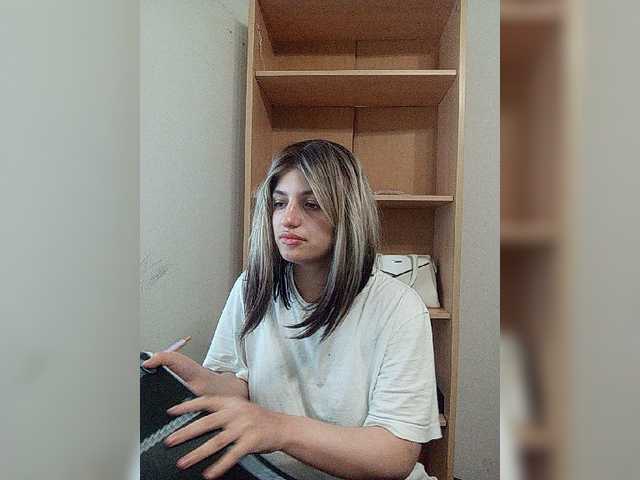 Sonyagasay live cam on BongaCams