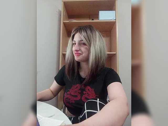 Sonyagasay live cam on BongaCams