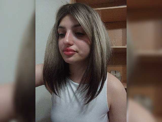 Sonyagasay live cam on BongaCams
