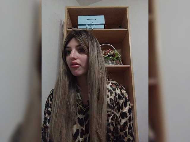 Sonyagasay live cam on BongaCams