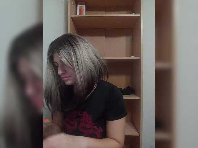 Sonyagasay live cam on BongaCams