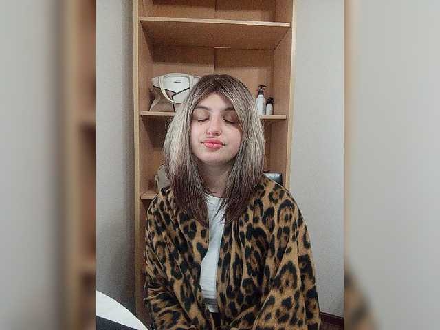Sonyagasay live cam on BongaCams