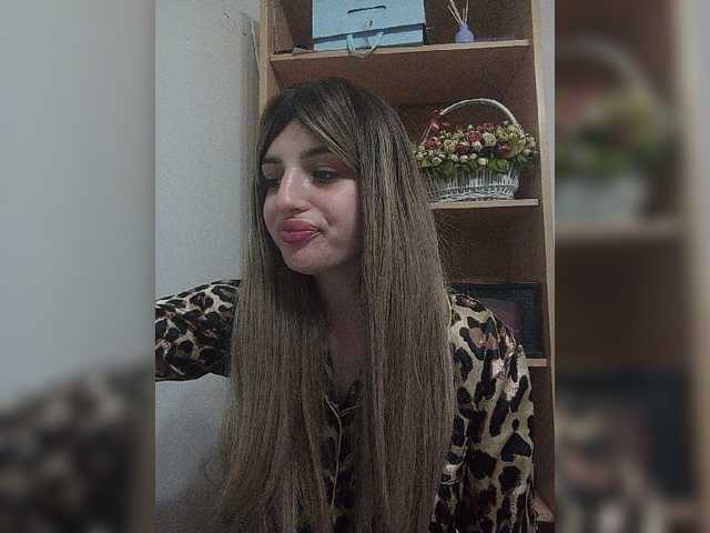 Sonyagasay live cam on BongaCams