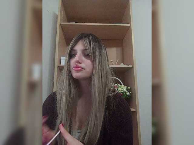 Sonyagasay live cam on BongaCams