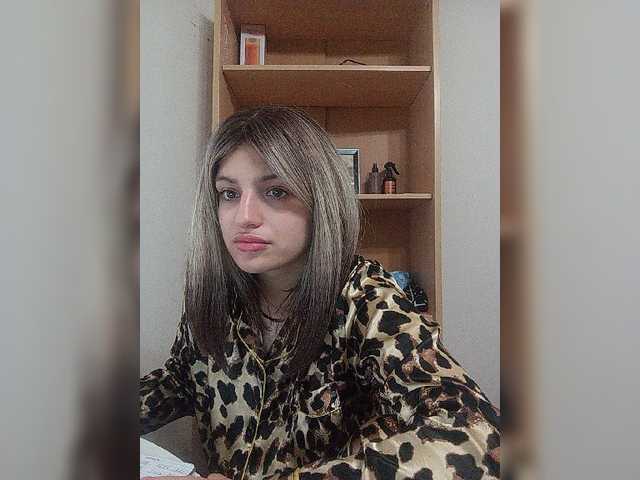Sonyagasay live cam on BongaCams