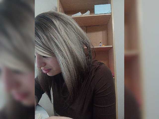 Sonyagasay live cam on BongaCams