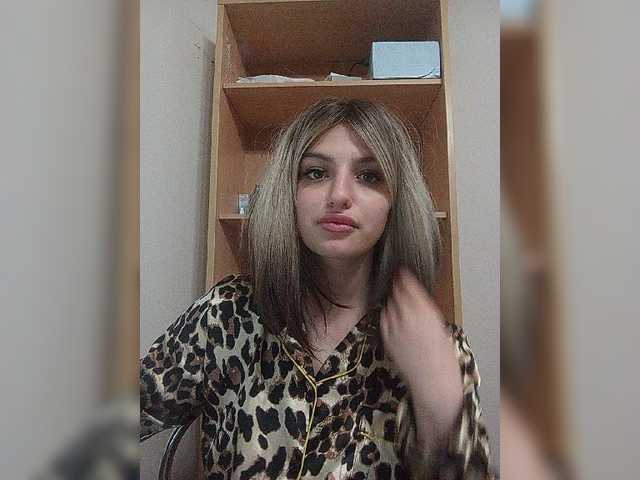 Sonyagasay live cam on BongaCams