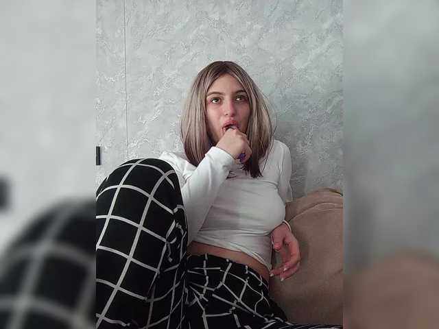 Sonyagasay live cam on BongaCams