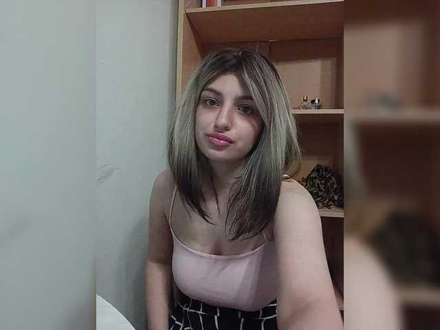 Sonyagasay live cam on BongaCams