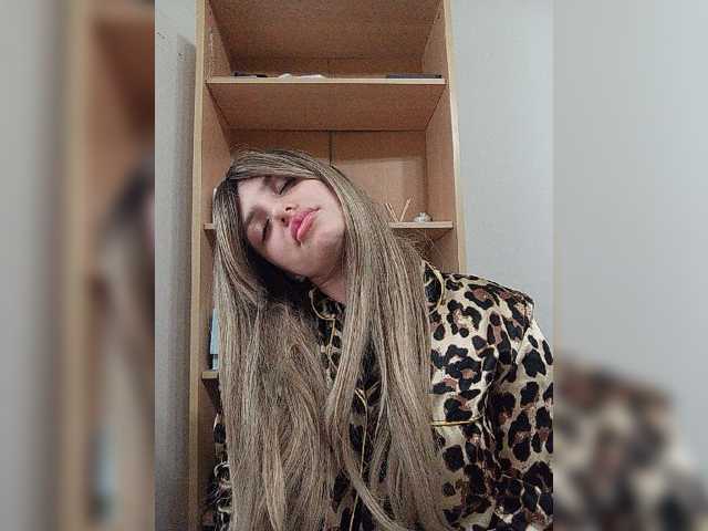 Sonyagasay live cam on BongaCams