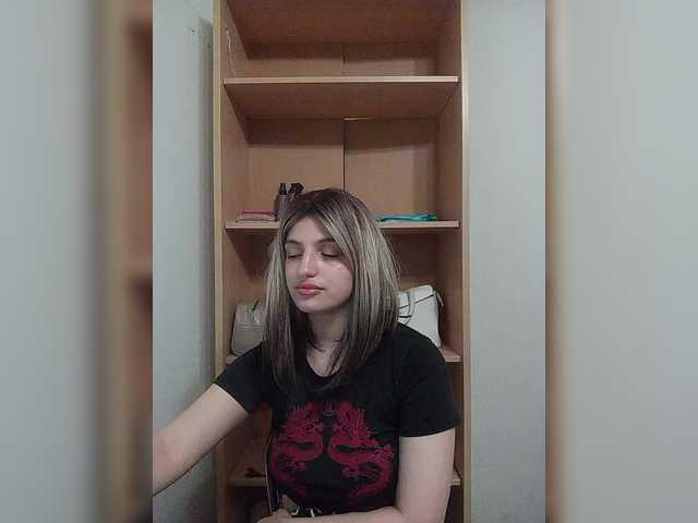 Sonyagasay live cam on BongaCams