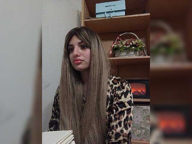 Sonyagasay live cam on BongaCams