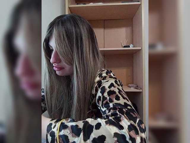 Sonyagasay live cam on BongaCams