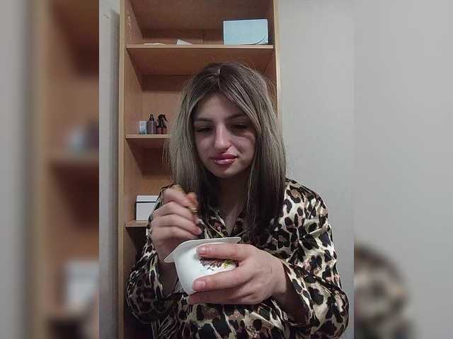 Sonyagasay live cam on BongaCams