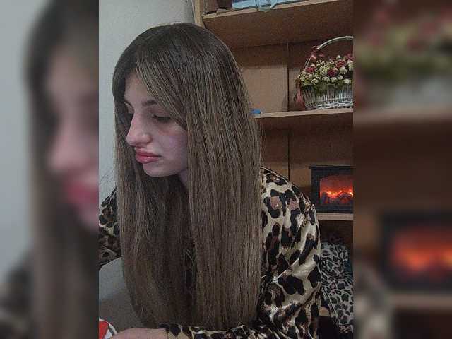 Sonyagasay live cam on BongaCams