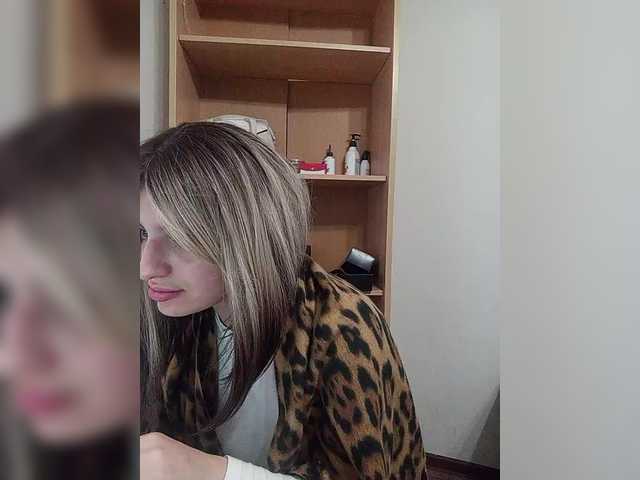 Sonyagasay live cam on BongaCams
