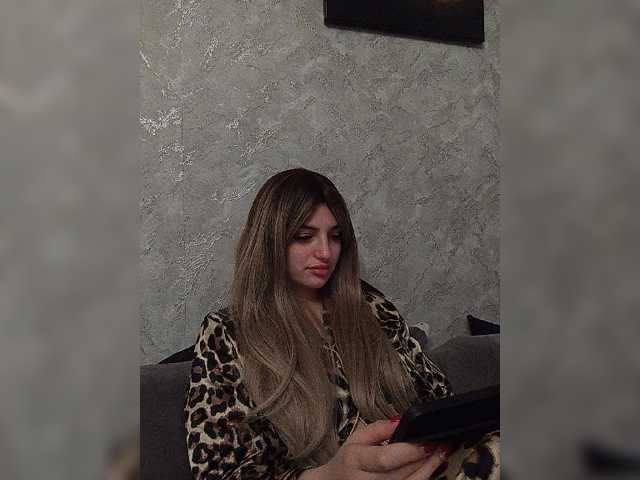 Sonyagasay live cam on BongaCams