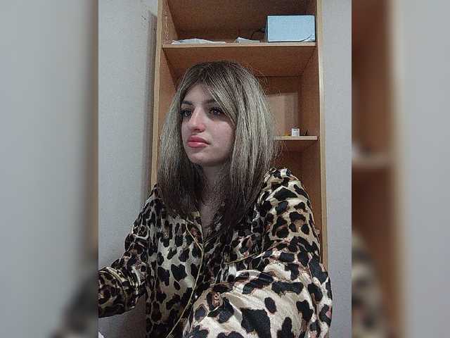 Sonyagasay live cam on BongaCams