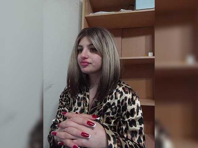 Sonyagasay live cam on BongaCams
