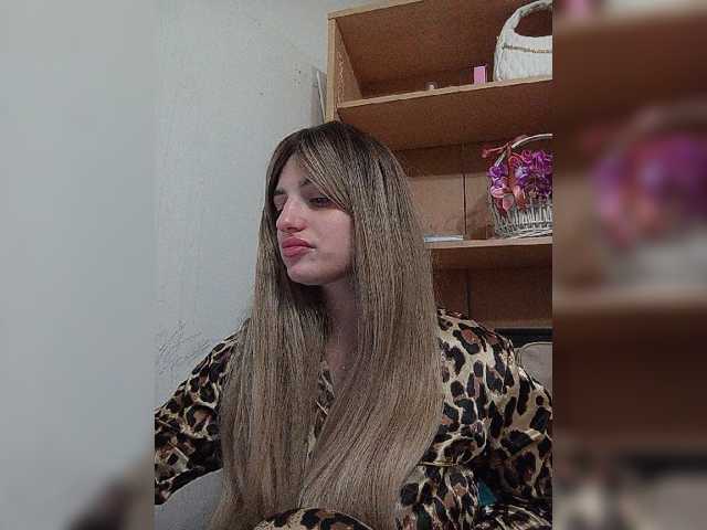Sonyagasay live cam on BongaCams