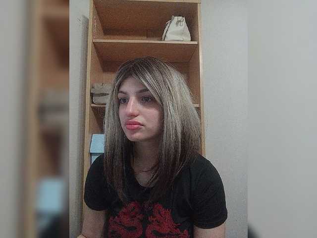 Sonyagasay live cam on BongaCams