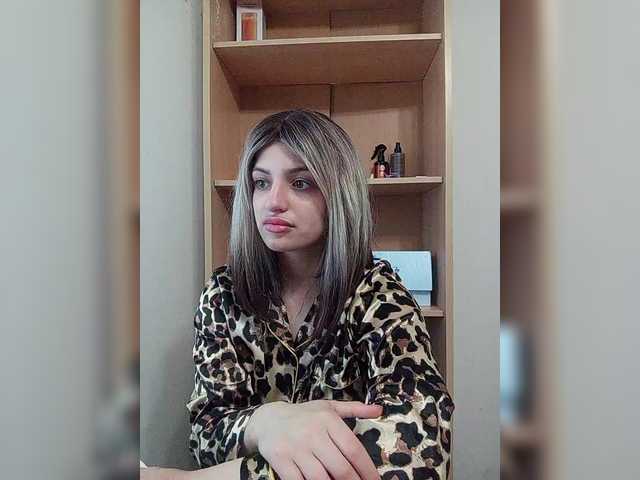 Sonyagasay live cam on BongaCams