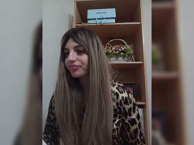 Sonyagasay live cam on BongaCams