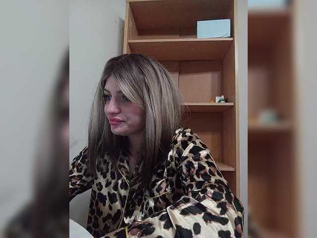 Sonyagasay live cam on BongaCams