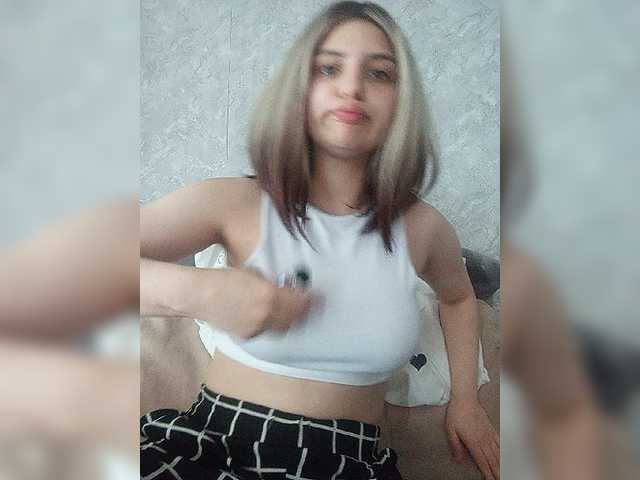 Sonyagasay live cam on BongaCams