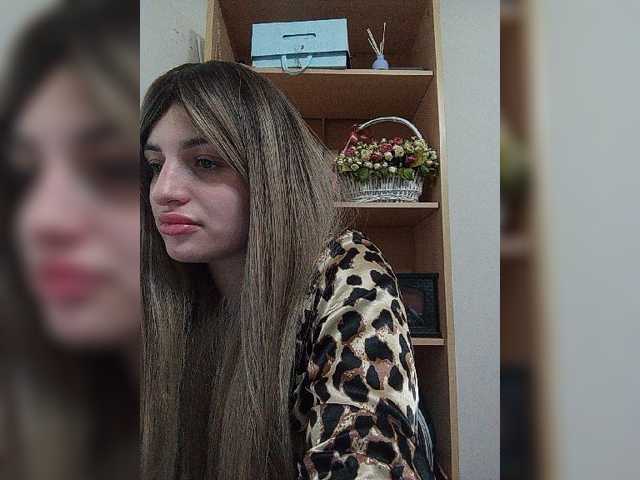 Sonyagasay live cam on BongaCams