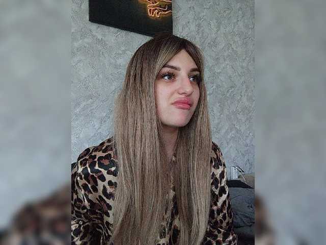 Sonyagasay live cam on BongaCams