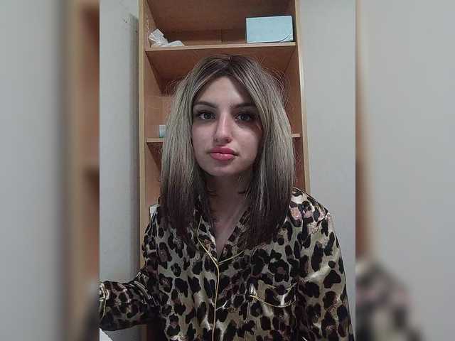 Sonyagasay live cam on BongaCams