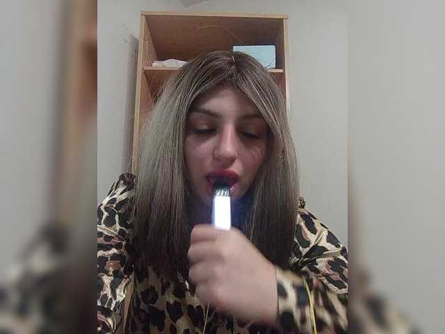 Sonyagasay live cam on BongaCams