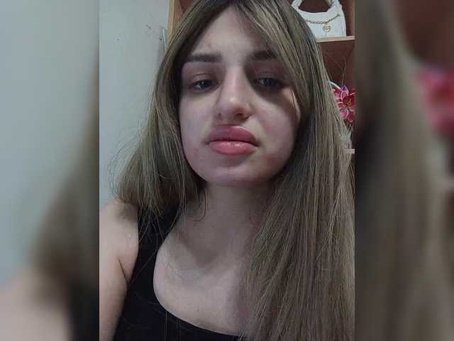 Sonyagasay live cam on BongaCams