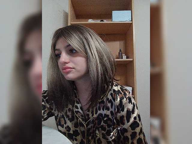 Sonyagasay live cam on BongaCams
