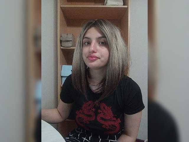 Sonyagasay live cam on BongaCams