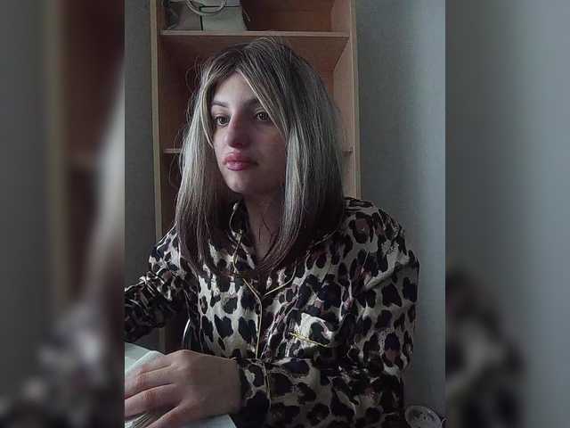 Sonyagasay live cam on BongaCams