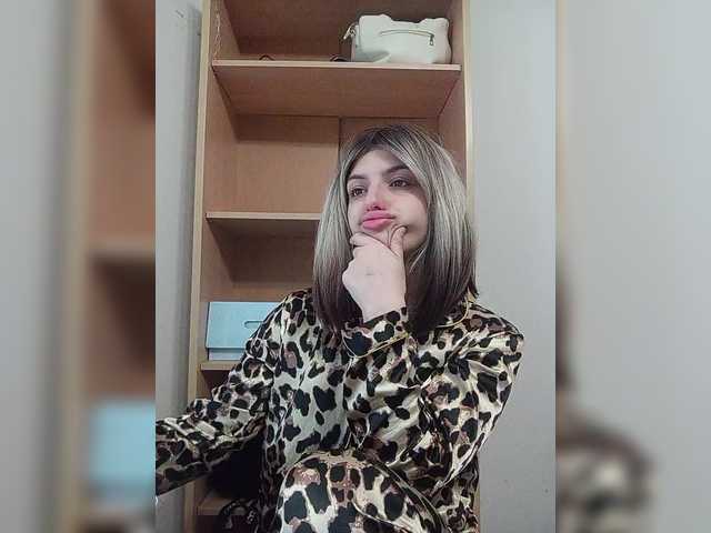 Sonyagasay live cam on BongaCams
