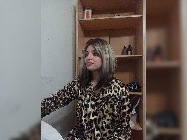 Sonyagasay live cam on BongaCams
