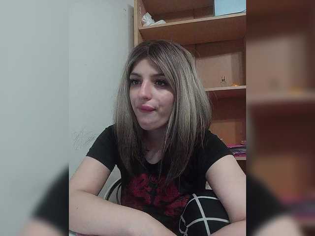Sonyagasay live cam on BongaCams