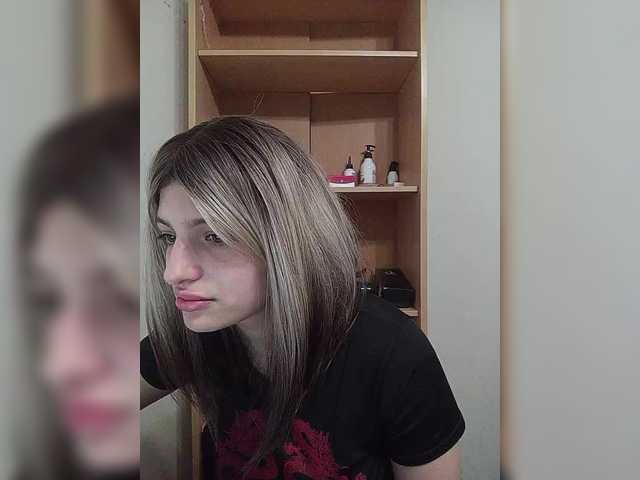 Sonyagasay live cam on BongaCams