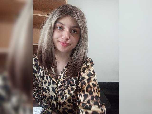 Sonyagasay live cam on BongaCams