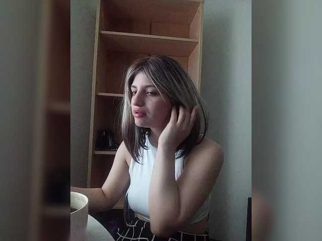 Sonyagasay live cam on BongaCams