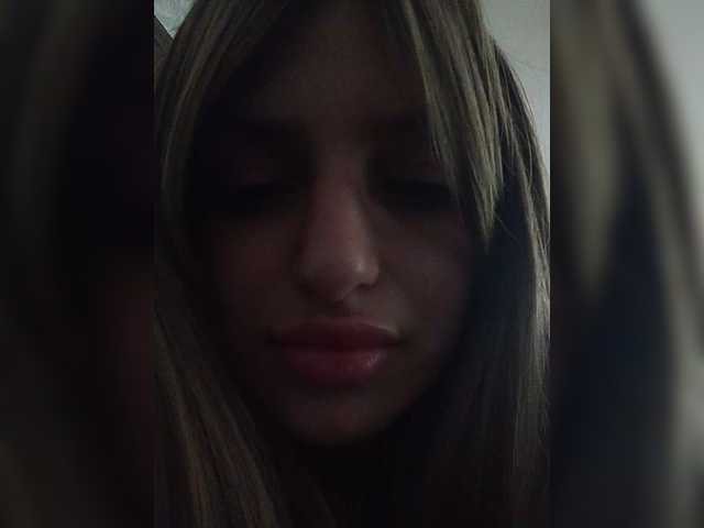 Sonyagasay live cam on BongaCams
