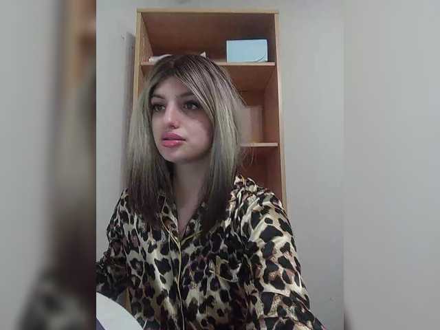 Sonyagasay live cam on BongaCams