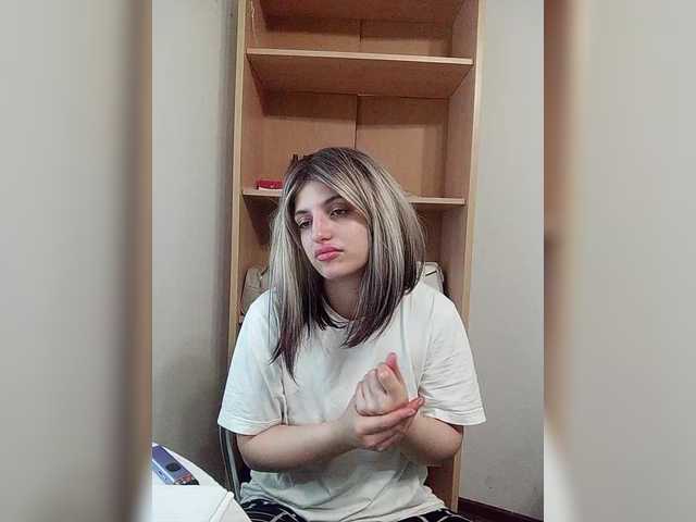 Sonyagasay live cam on BongaCams