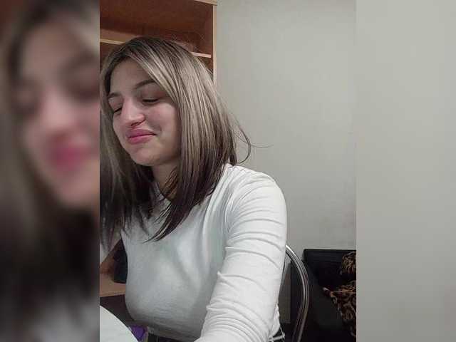 Sonyagasay live cam on BongaCams